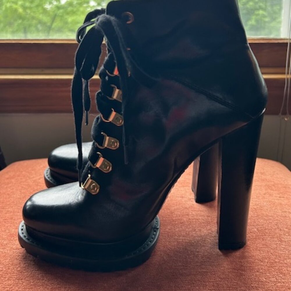 Alice and Olivia Boots 4.5 Inch Heel with Platform.